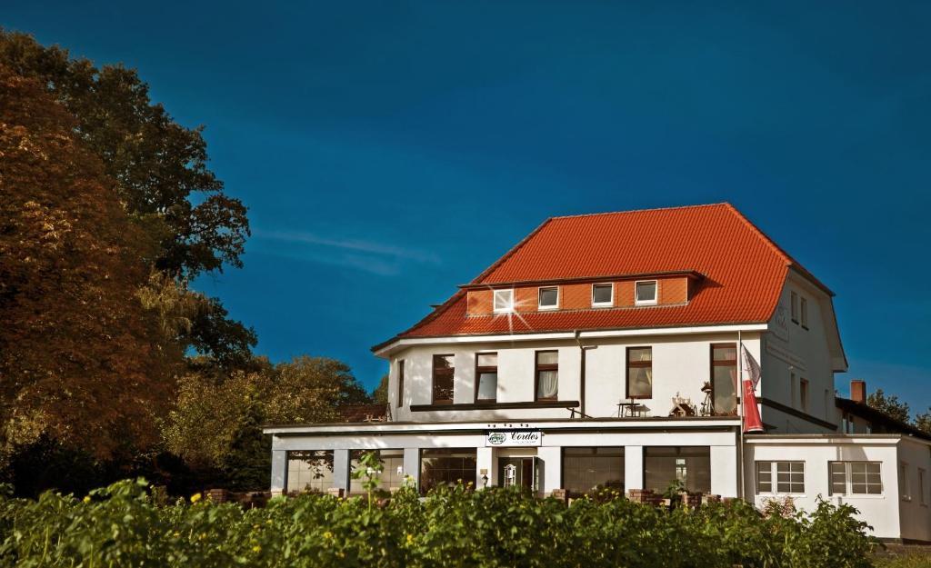 Akzent Hotel Cordes & Restaurant Am Rosengarten Sottorf Exterior foto